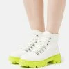 Call It Spring VEGAN HIKERCHIC - Platform Ankle Boots - White -Call it Spring Shop c3c440edbc574d6b8a8f7532b14d9f5c