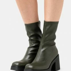 Call It Spring VEGAN STEFFANIE - Platform Ankle Boots - Dark Green